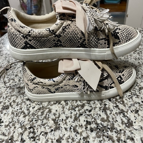 Jolimall Snakeskin Print Sneaker Shoes with Tassels Size 6 - Picture 7 of 12
